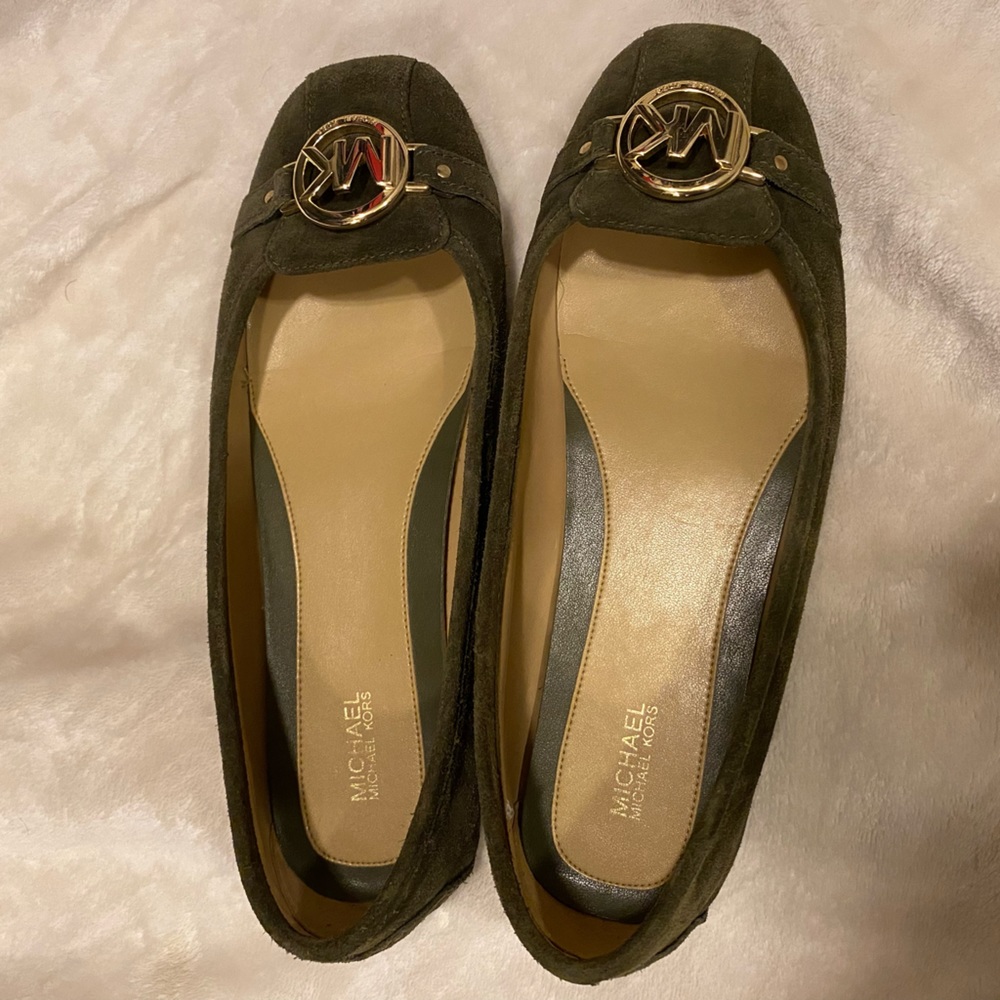 Michael Kors Womens moccasin flat- size 9